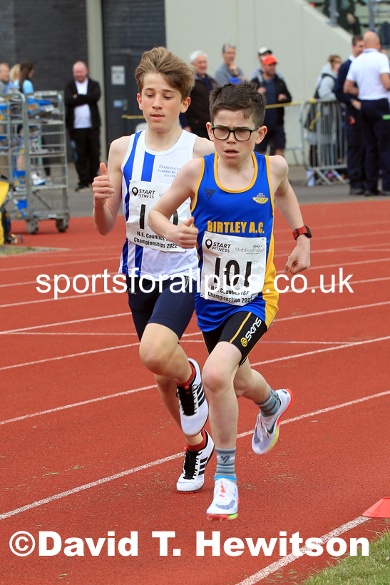 Men and Boys 800 metres, 2022 North Eastern Track and Field Champs., Middlesbrough. David T. Hewitson/Sports for All Pics